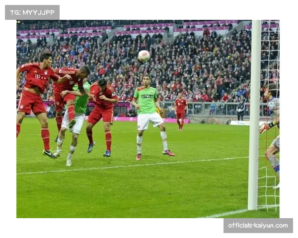 穆勒告别战安联球场巨型Tifo致敬传奇时刻