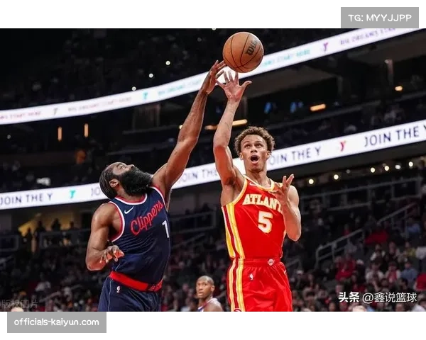 老鹰胜国王，特雷杨率队结束对手连胜势头